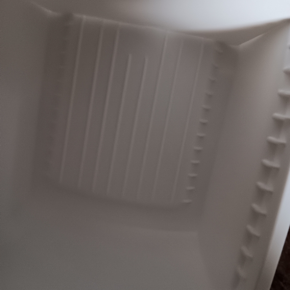 Tupperware Bread Keeper - Picture 5 of 6